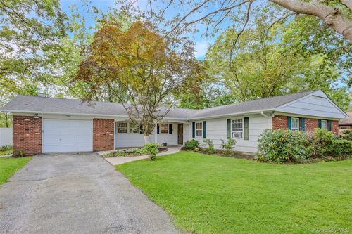 10 Welbourn Ln, Coram, NY, 11727-1003 | Card Image
