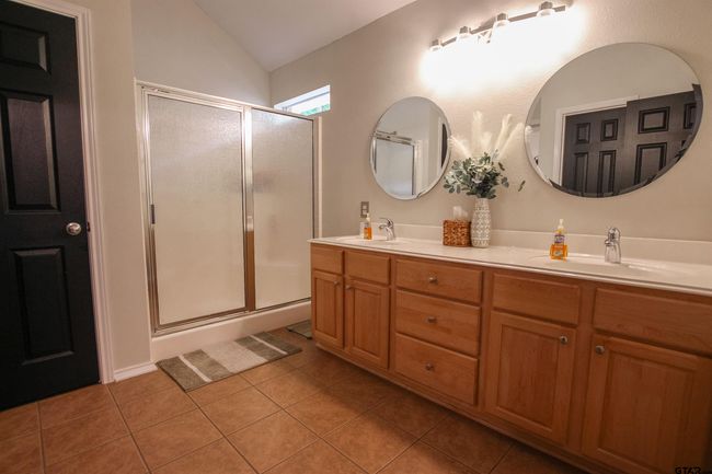610 Winding Brook Ln, House other with 3 bedrooms, 2 bathrooms and null parking in Tyler TX | Image 14