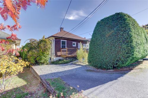 58 Pine St, Nanaimo, BC, V9R2B2 | Card Image