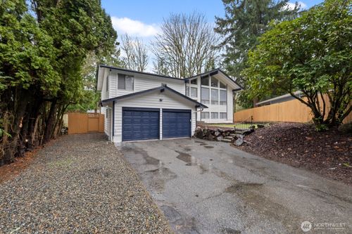 10518 165th Pl Ne, Redmond, WA, 98052-2762 | Card Image