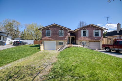 8 Kerwin Gate, St Catharines, ON, L2N4J8 | Card Image