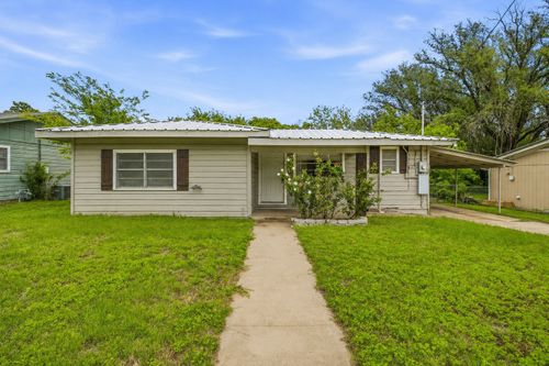 685 S First Ave, Stephenville, TX, 76401-5810 | Card Image