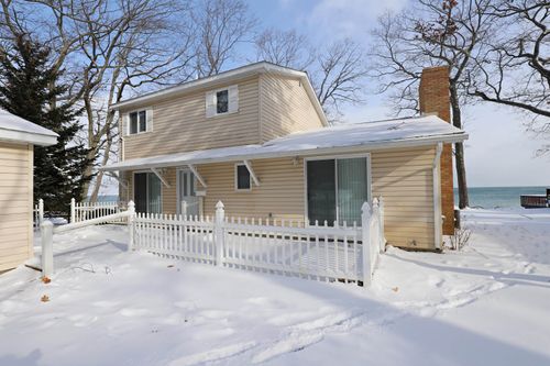 725 S Crescent Ave, Au Gres, MI, 48703-9302 | Card Image