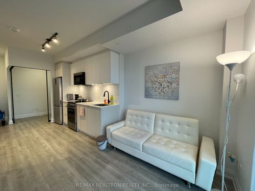 711-2369 Danforth Ave, Toronto, ON, M4C0B1 | Card Image