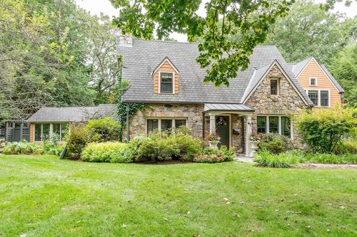 67 Whittier Rd, Wellesley, MA, 02481-5235 | Card Image