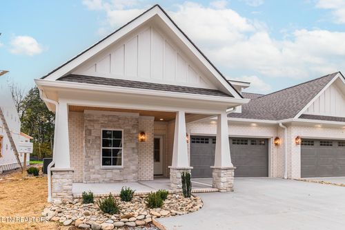 107 Alpine Dr, Clinton, TN, 37716-6779 | Card Image