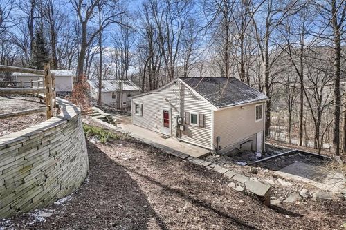 31 Parade Pl, New Windsor, NY, 12553-5619 | Card Image