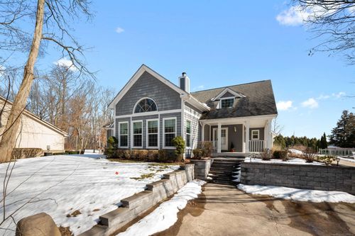 5020 Whitlow Ct, Commerce Township, MI, 48382-2640 | Card Image