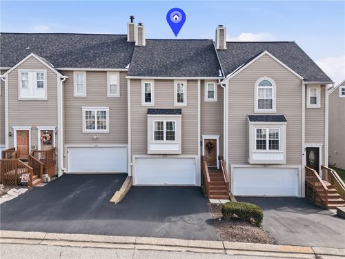 2657 Hunters Point Dr, Wexford, PA, 15090-7992 | Card Image