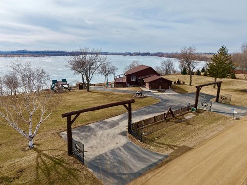 11 Lime Lake Dr, Avoca, MN, 56114-1085 | Card Image