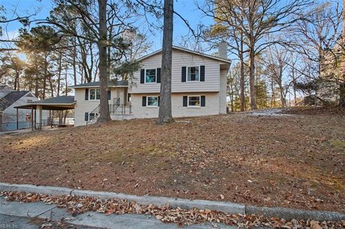 110 W Rexford Dr, Newport News, VA, 23608-1420 | Card Image