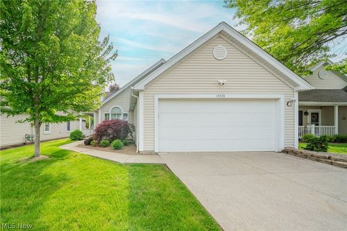 19374 Lauren Way, Strongsville, OH, 44149-6020 | Card Image