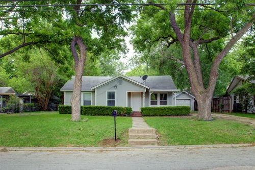 1005 N Buffalo Ave, Cleburne, TX, 76033-5812 | Card Image