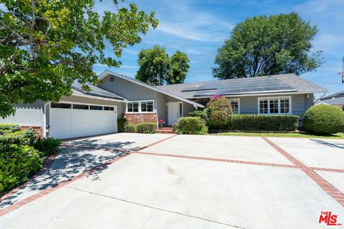 18319 San Jose St, Northridge, CA, 91326-3417 | Card Image