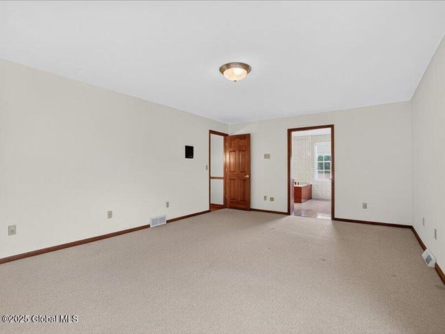 3077 New Williamsburg Dr, House other with 4 bedrooms, 4 bathrooms and 6 parking in Schenectady NY | Image 30