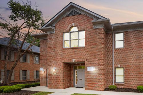 124 Dorchester Sq S, Westerville, OH, 43081-7302 | Card Image