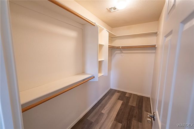 Closet | Image 17