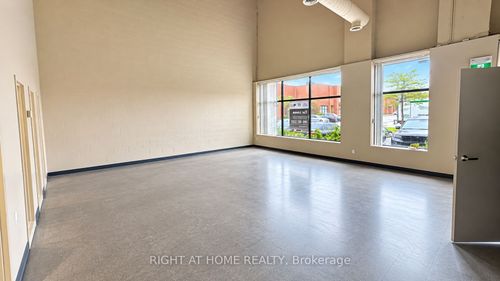 10-4090 Ridgeway Dr, Mississauga, ON, L5L5X5 | Card Image