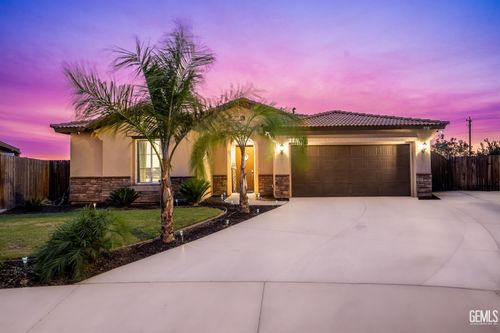 8907 Stevie Ct, Bakersfield, CA, 93313-9471 | Card Image