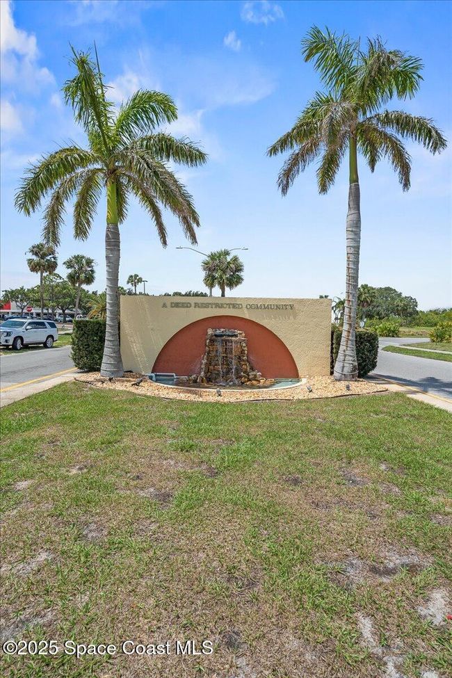 641 Hyacinth Cir, House other with 2 bedrooms, 2 bathrooms and null parking in Barefoot Bay FL | Image 33