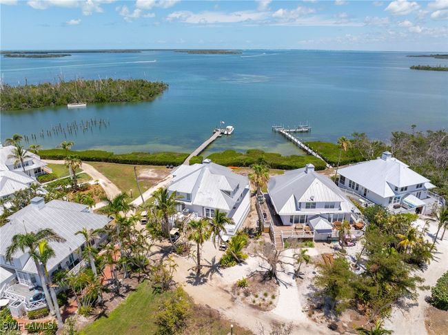 504 Useppa Island, House attached with 3 bedrooms, 2 bathrooms and null parking in Useppa Island FL | Image 5