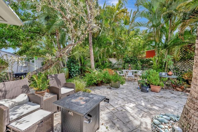 Back yard | Image 42