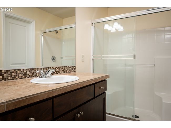 15264 Se Eckert Ln, House attached with 3 bedrooms, 3 bathrooms and 1 parking in Damascus OR | Image 18