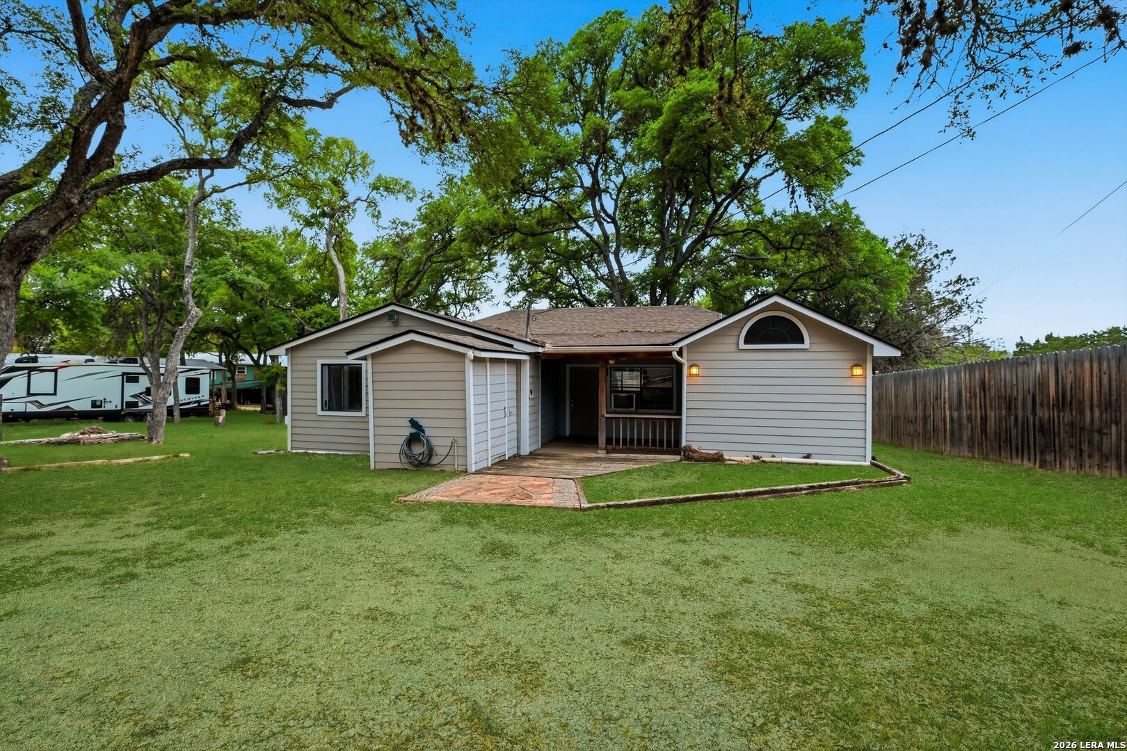 Residential in Lakehills 2