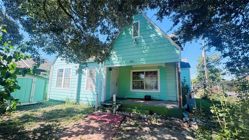 100 Stiles St, Houston, TX, 77011-3144 | Card Image