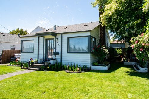 10041 15th Ave Sw, Seattle, WA, 98146-3729 | Card Image