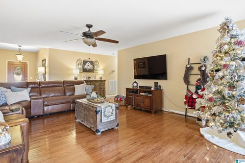 2105 Heatherwood Dr, JASPER, AL, 35504-6785 | Card Image