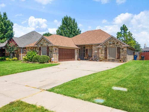 1745 Colorado Dr, Burleson, TX, 76028-8179 | Card Image