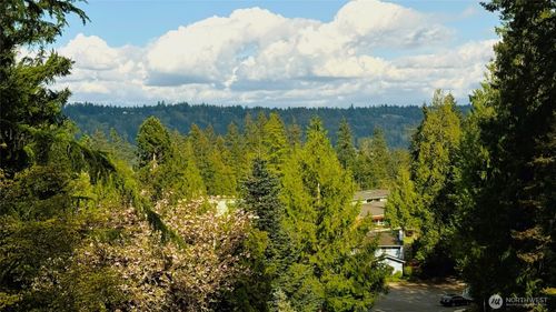 17603 Ne 30th Pl, Redmond, WA, 98052-5760 | Card Image