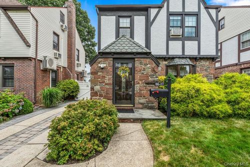 8617 253rd St, Bellerose, NY, 11426-2411 | Card Image