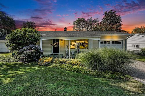 614 River St, Spring Lake, MI, 49456-2412 | Card Image