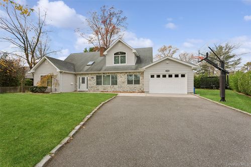1560 Pebble Ln, Hewlett, NY, 11557-1706 | Card Image