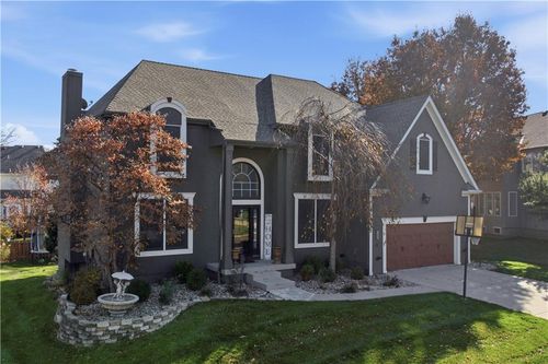 16009 Ash St, Stilwell, KS, 66085-9308 | Card Image