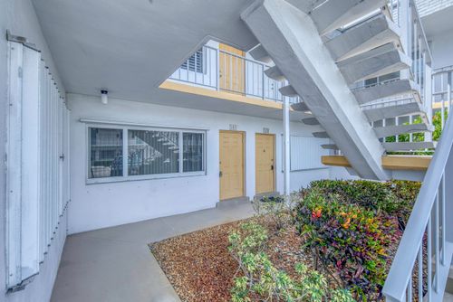 109-3240 Lake Osborne Dr, Lake Worth Beach, FL, 33461-5971 | Card Image
