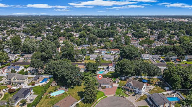 9 Wakefield Ct, House other with 5 bedrooms, 4 bathrooms and null parking in Deer Park NY | Image 30