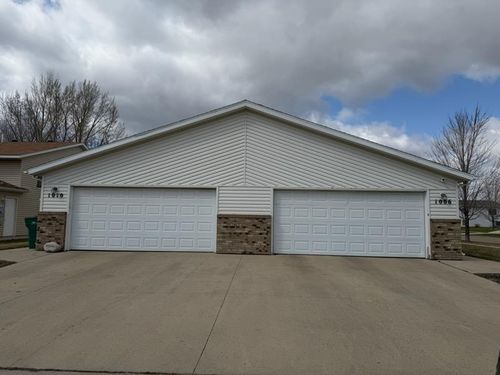 1006 Oak Pl, West Fargo, ND, 58078-4602 | Card Image