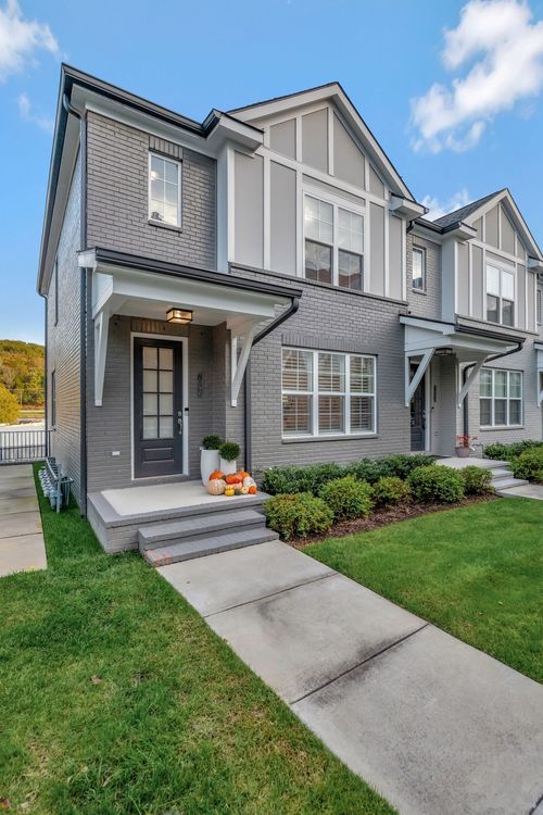 7096 Westside Cir, Nashville, TN, 37205-2676 | Card Image