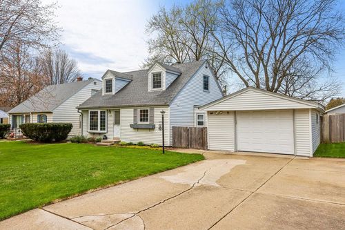 2115 N 119th Street, Wauwatosa, WI, 53226 | Card Image