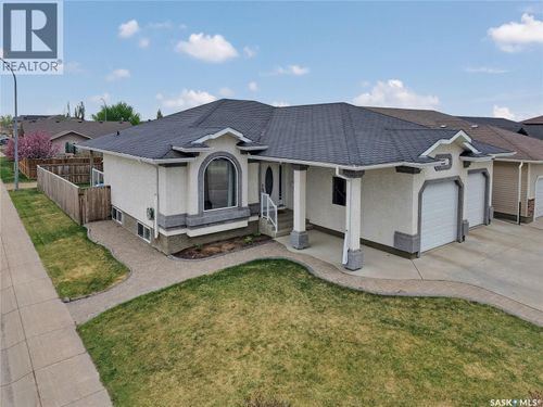 201 Brookside Crt, Warman, SK, S0K0A1 | Card Image