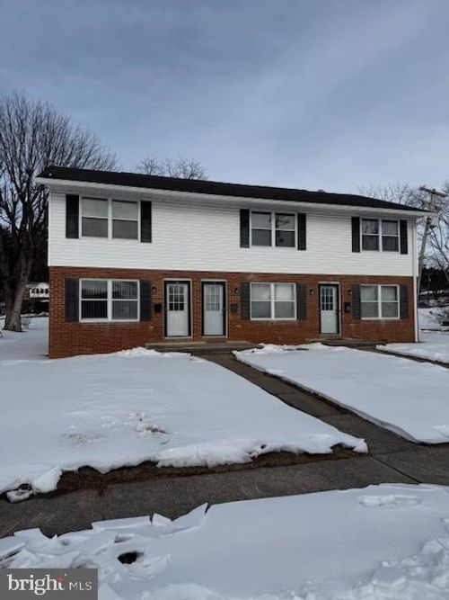 228 W 8th St, WAYNESBORO, PA, 17268-2170 | Card Image