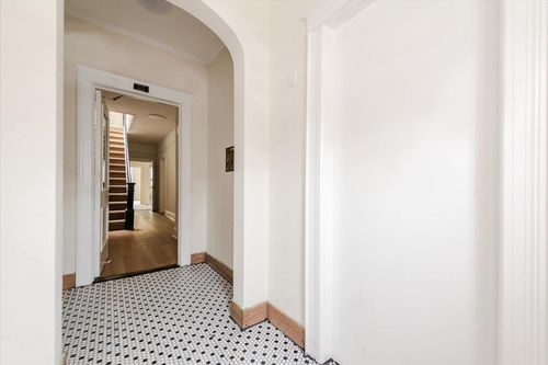 959 Van Nest Ave, Bronx, NY, 10462-4033 | Card Image