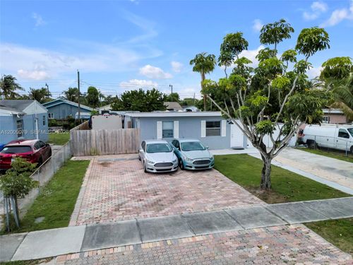 2456 Nw 6th St, Pompano Beach, FL, 33069-2216 | Card Image