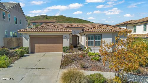 25145 Cherry Ridge Dr, Canyon Country, CA, 91387-1455 | Card Image