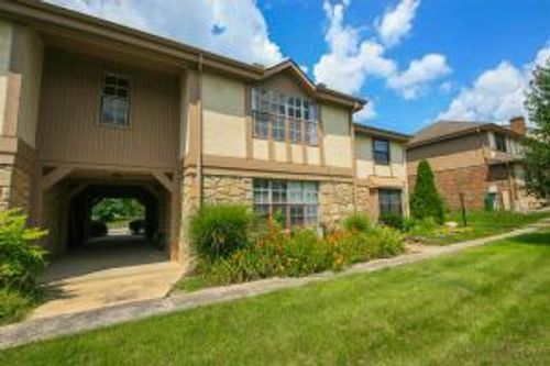 92b-92 Stornoway Dr W, Columbus, OH, 43213-2157 | Card Image