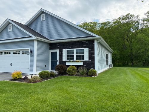 13-13 Henry Dr, Moosup, CT, 06354-1844 | Card Image