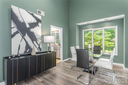204 Live Oak Ln, Hendersonville, NC, 28791-2924 | Card Image